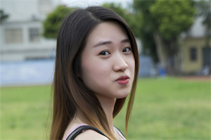 爱上海：The Use of Street Fitness Equipment in Shanghai